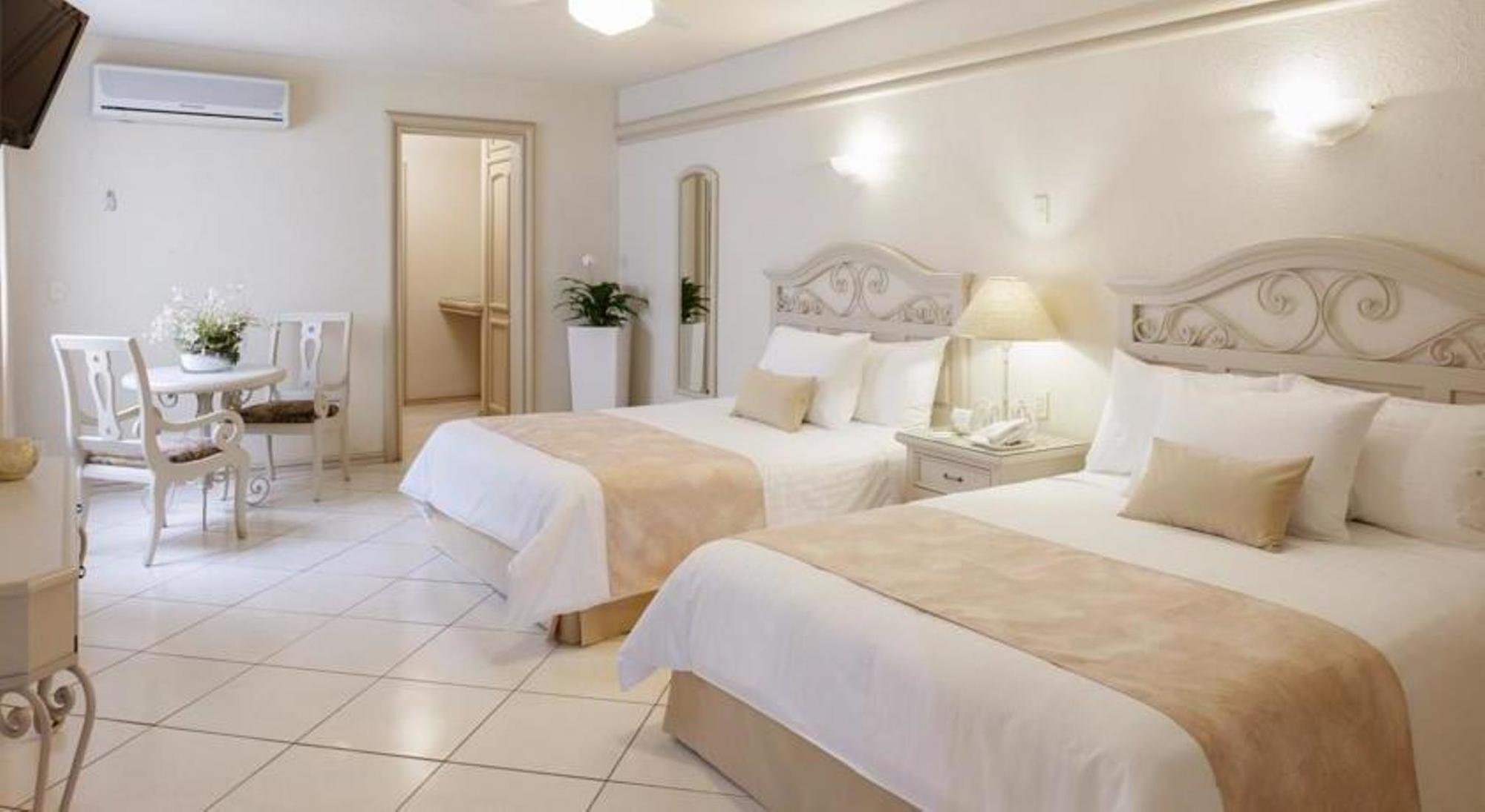 Hotel & Suites Quinta Magna サポパン エクステリア 写真